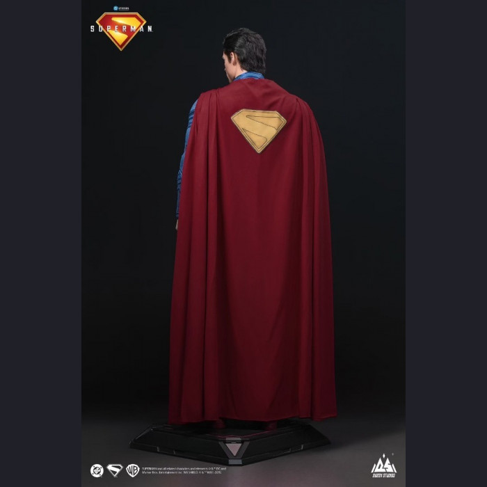 Queen Studios - Life-size 1/1 Superman
