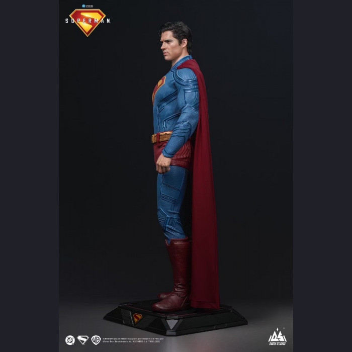 Queen Studios - Life-size 1/1 Superman