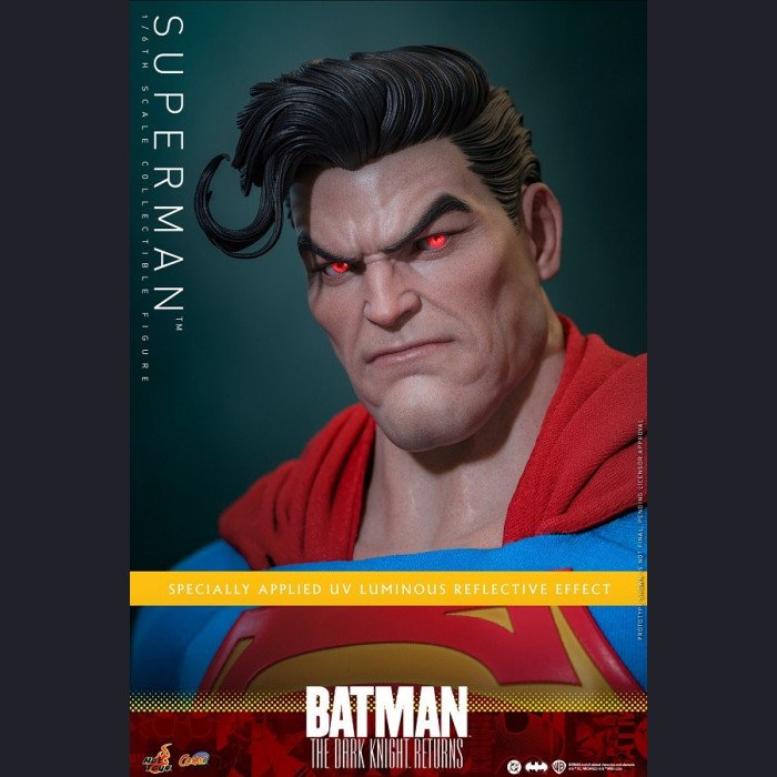 HOT TOYS - Superman - Batman: The Dark Knight Returns