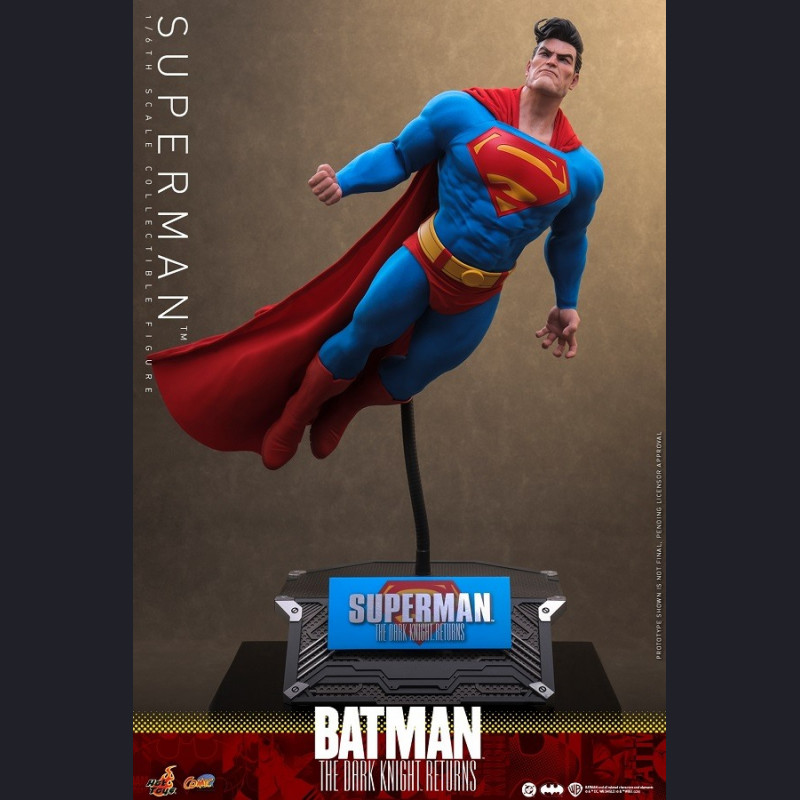 HOT TOYS - Superman - Batman: The Dark Knight Returns