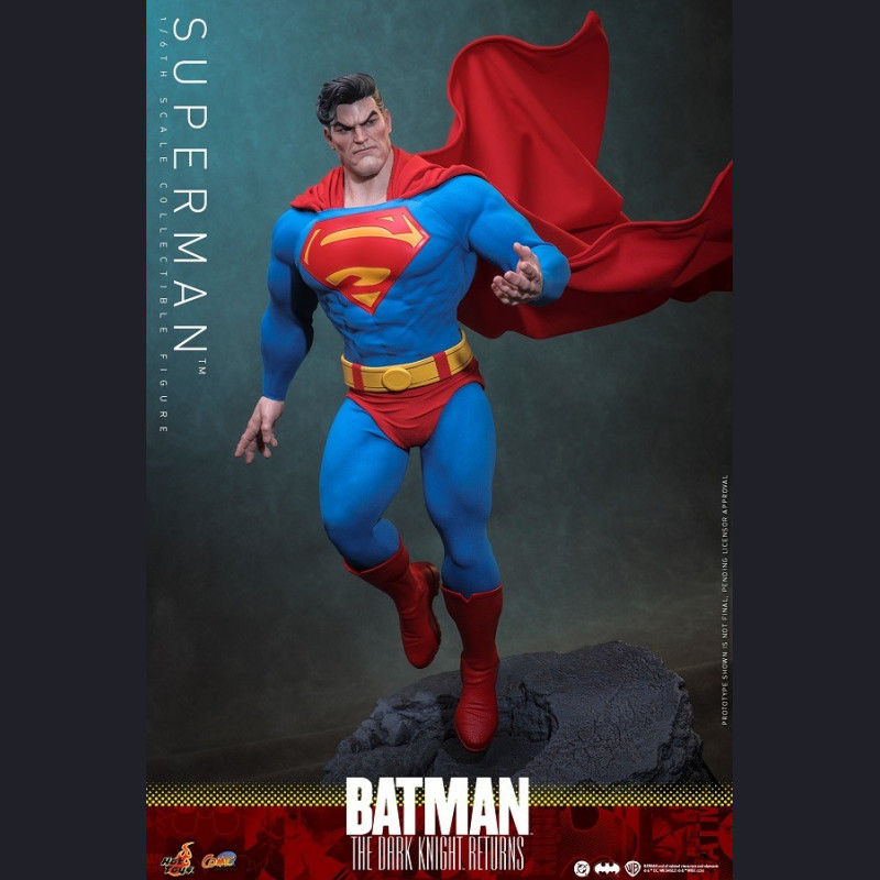 HOT TOYS - Superman - Batman: The Dark Knight Returns