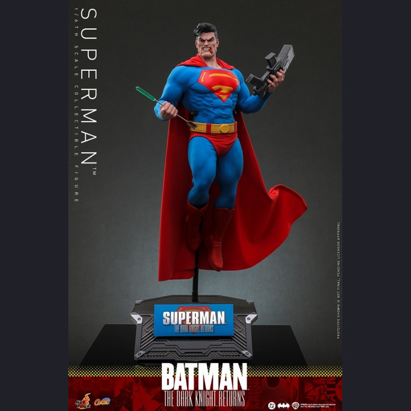 HOT TOYS - Superman - Batman: The Dark Knight Returns