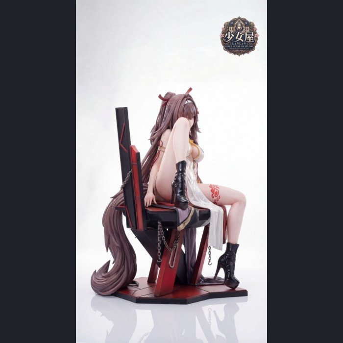 Girl House - Ye Shunguang - Bound Scarlet Pose