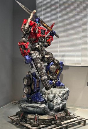 RT Studio - Optimus Prime - Transformers