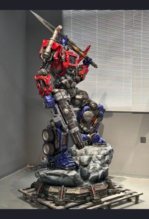 RT Studio - Optimus Prime - Transformers
