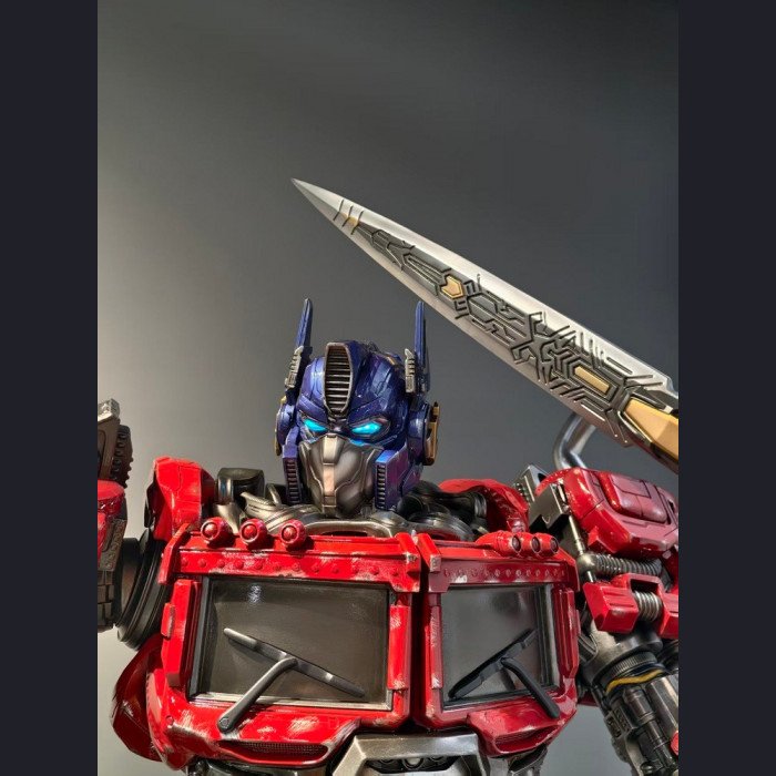 RT Studio - Optimus Prime - Transformers