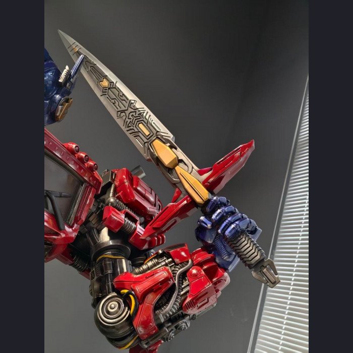 RT Studio - Optimus Prime - Transformers