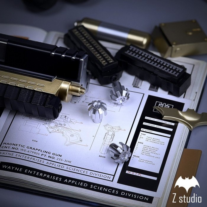 Z - STUDIO - Batman - Batman Grapple Gun Replica