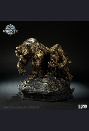 Blizzard Entertainment - Dwarf Hunter & Great Bear - World of Warcraft