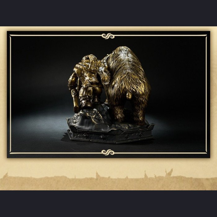 Blizzard Entertainment - Dwarf Hunter & Great Bear - World of Warcraft