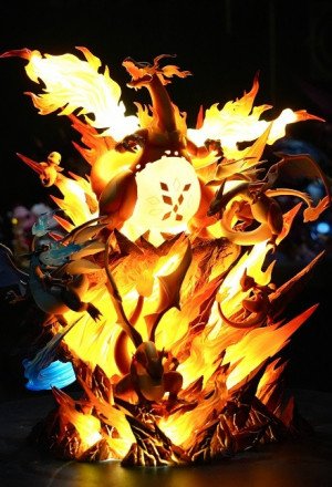 Emo Studio - Charizard - Pokémon